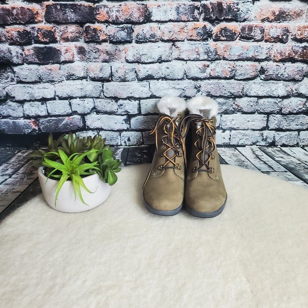 Sperry Tan Lace-Up Fur Collar Ankle Booties